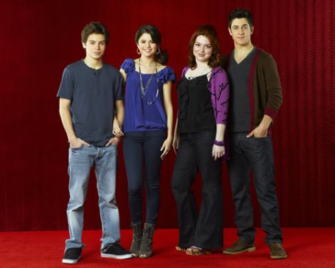 wizards-of-waverly-place_02.jpg